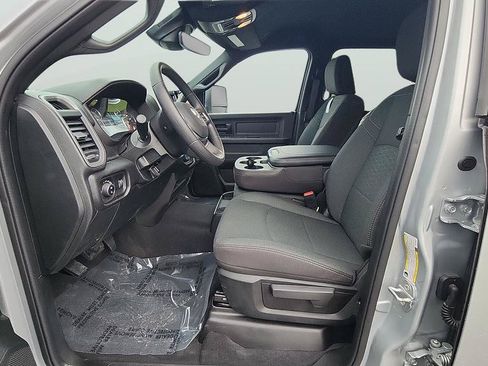 New 2026 RAM 2500 Tradesman AWD/4WD image 15
