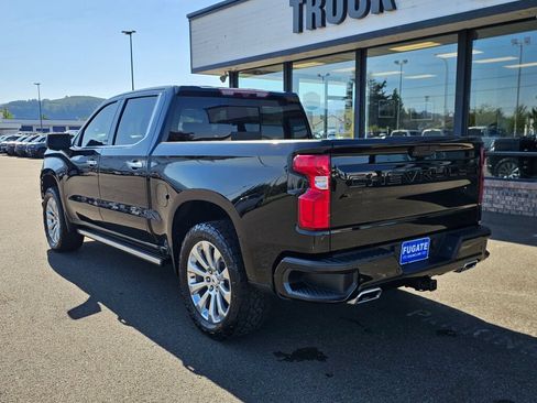 Used 2021 Chevrolet Silverado 1500 High Country w/ Technology Package AWD/4WD image 9
