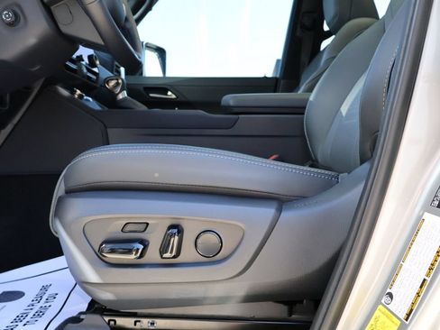Used 2026 Lexus GX 550 w/ Accessory Package (2T) AWD/4WD image 39