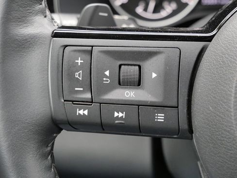 Used 2023 Nissan Pathfinder SL image 25