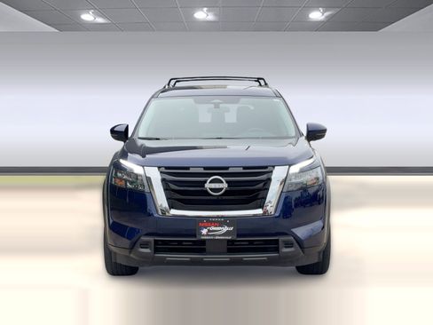 Used 2025 Nissan Pathfinder SV image 6