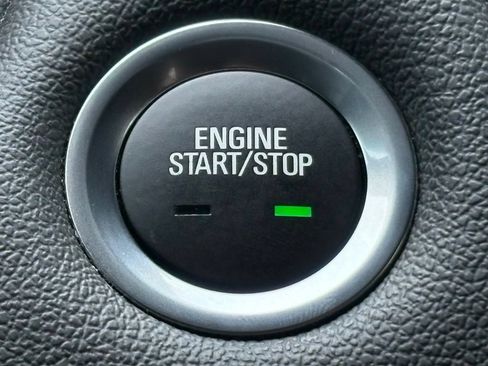 Used 2023 Chevrolet Traverse LT FWD image 20