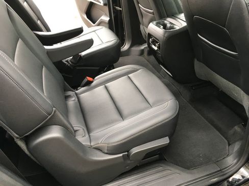Used 2024 Chevrolet Traverse LT w/ Midnight/Sport Edition AWD/4WD image 29