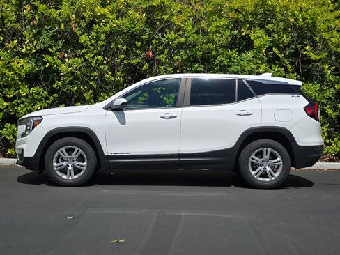 Used 2022 GMC Terrain SLE AWD/4WD image 7