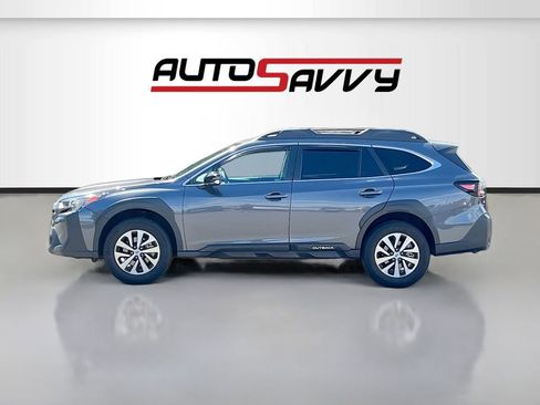 Used 2025 Subaru Outback Premium AWD/4WD image 4