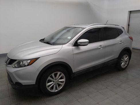Used 2018 Nissan Rogue Sport SV FWD image 2