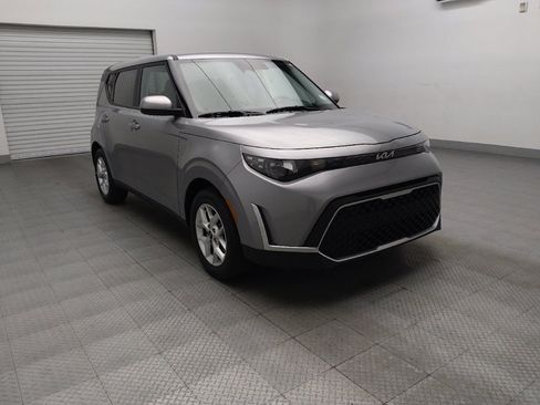 Used 2025 Kia Soul LX FWD image 13