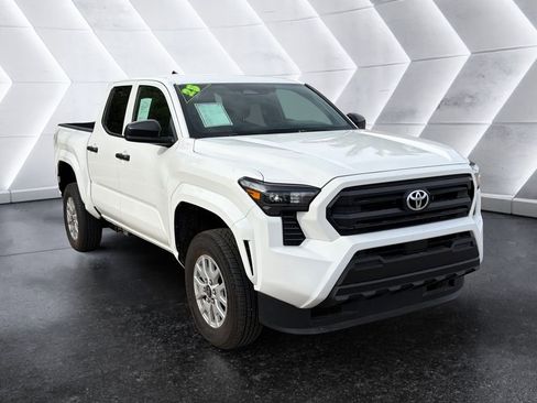Used 2025 Toyota Tacoma SR RWD image 1