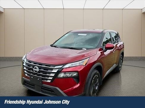 Used 2025 Nissan Rogue SV FWD image 1