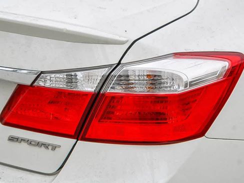 Used 2015 Honda Accord Sport image 9
