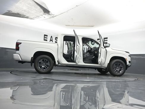 New 2025 Nissan Frontier SV w/ SV Convenience Package image 40