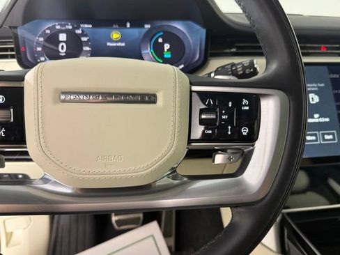 Used 2025 Land Rover Range Rover Autobiography AWD/4WD image 19