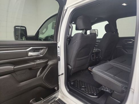 New 2026 RAM 1500 4x4 Crew Cab image 17