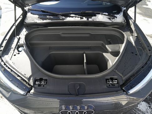 Used 2025 Audi Q6 e-tron Premium Plus w/ Premium Plus image 17