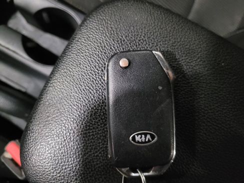 Used 2021 Kia Forte LXS image 32