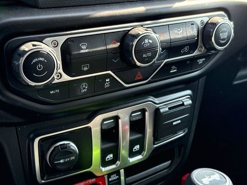 Used 2021 Jeep Wrangler Rubicon image 26