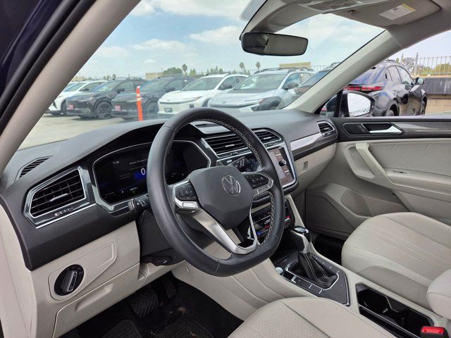 Used 2023 Volkswagen Tiguan SE FWD image 9