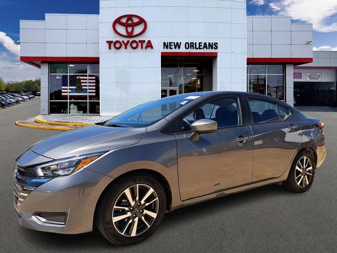 Used 2025 Nissan Versa SV image 1