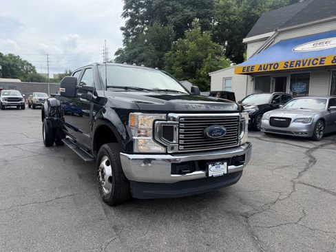 Used 2022 Ford F350 XL w/ STX Appearance Package AWD/4WD image 2