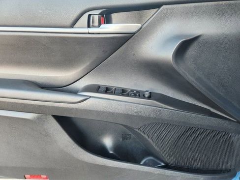 Used 2024 Toyota Camry SE image 25