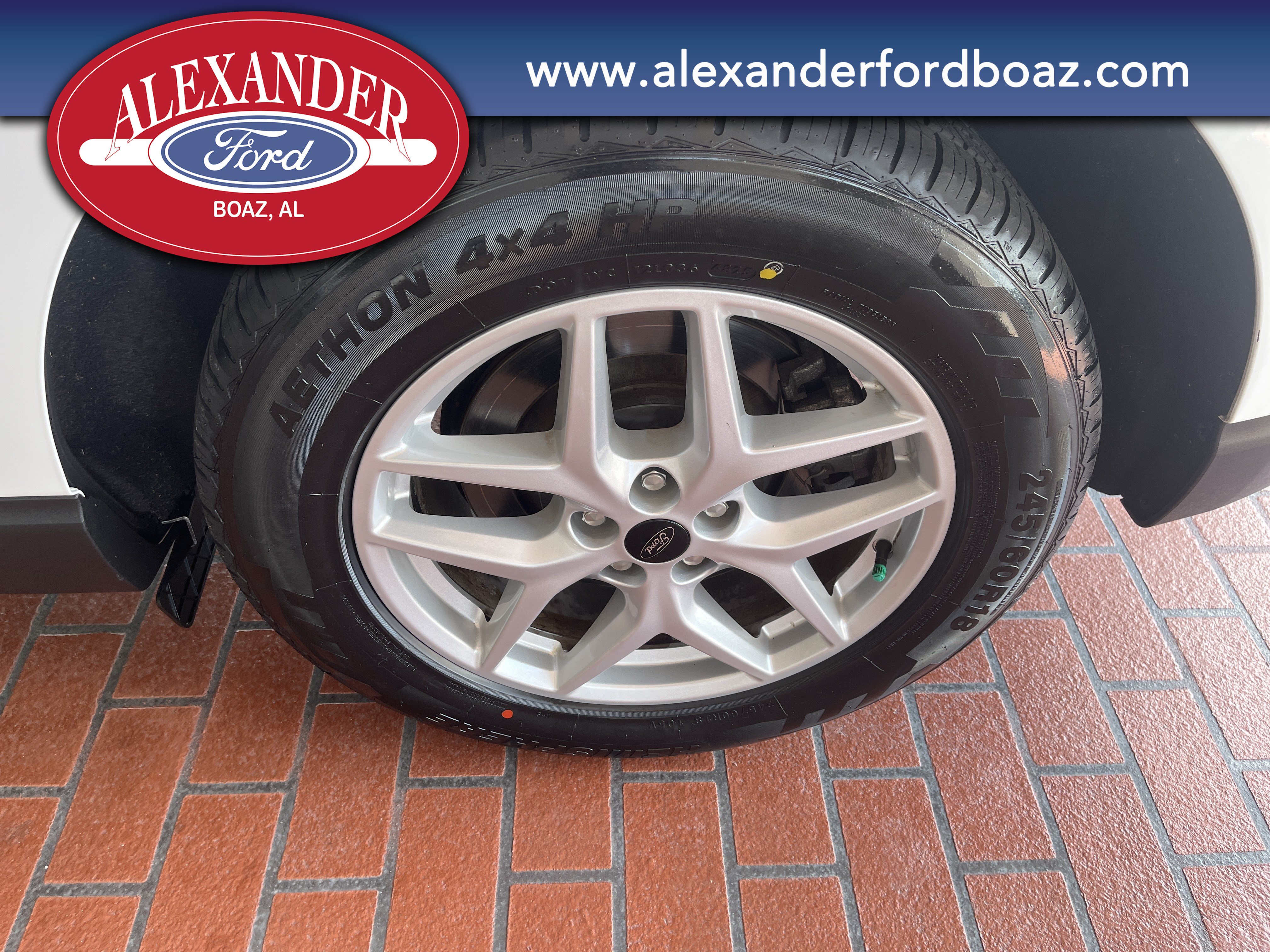 Used 2024 Ford Edge SEL AWD/4WD image 7