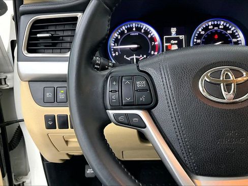 Used 2016 Toyota Highlander Limited image 27