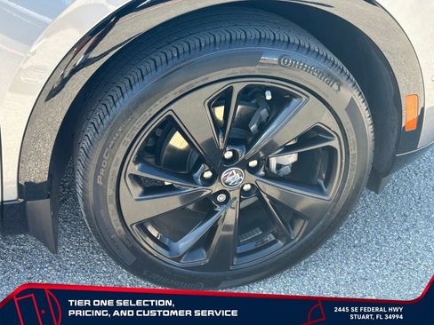 Used 2022 Buick Envision Essence w/ Technology Package II FWD image 18