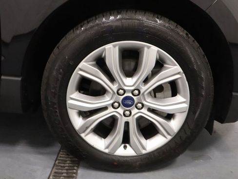 Used 2022 Ford Edge Titanium AWD/4WD image 29