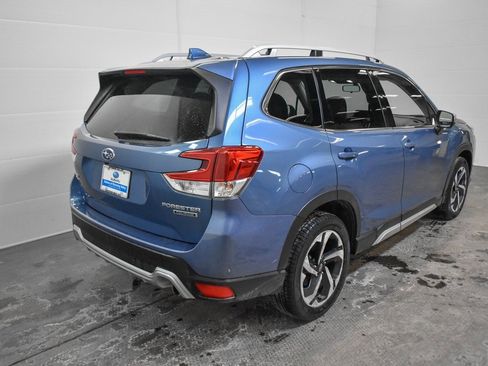 Used 2022 Subaru Forester Touring image 5