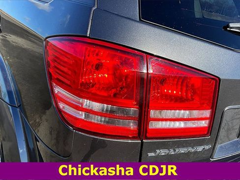 Used 2020 Dodge Journey SE image 22