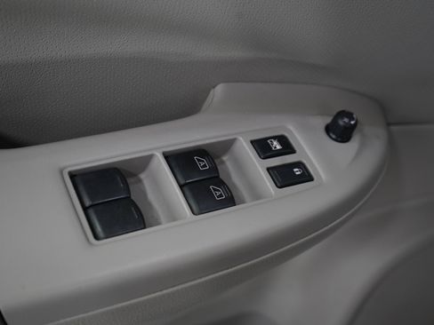 Used 2017 Nissan Quest SV FWD image 22