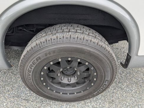 Used 2011 Chevrolet Express 2500 LS RWD image 11
