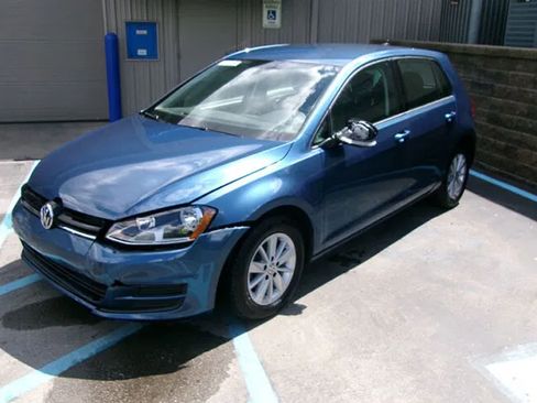 Used 2017 Volkswagen Golf SE FWD image 1