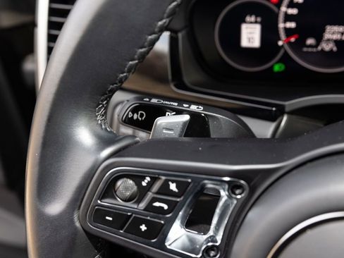 Used 2023 Porsche Cayenne Turbo image 33