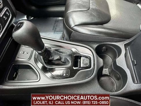 Used 2021 Jeep Cherokee Latitude Plus image 8