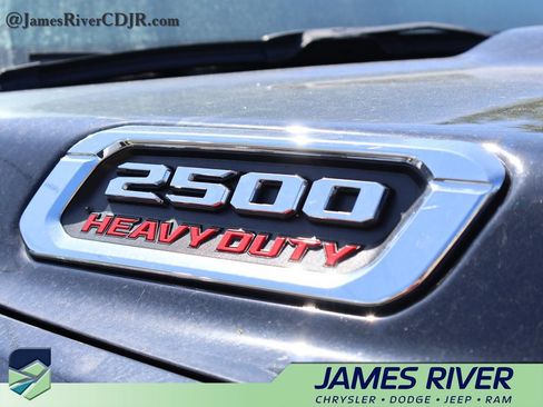 Used 2024 RAM 2500 Tradesman w/ Chrome Appearance Group AWD/4WD image 18