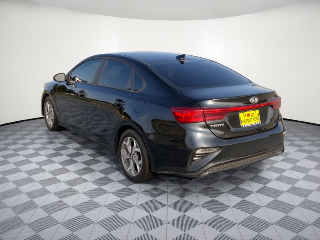 Used 2021 Kia Forte LXS FWD image 3
