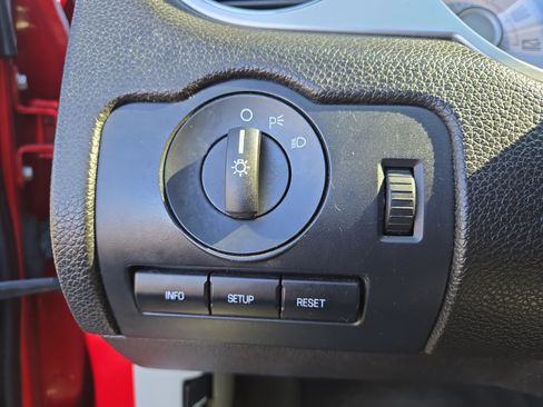 Used 2010 Ford Mustang Convertible image 15