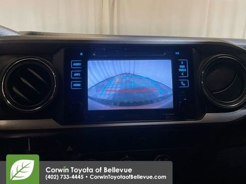 Used 2018 Toyota Tacoma TRD Sport image 19