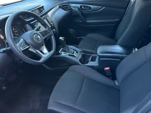 Used 2019 Nissan Rogue Sport S image 9