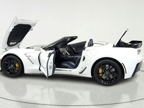 Certified 2015 Chevrolet Corvette Z06 w/ 3LZ Preferred Equipment Group RWD image 10