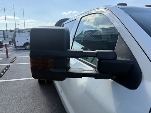 Used 2019 GMC Sierra 3500 4x4 Crew Cab w/ Sierra Convenience Package image 18