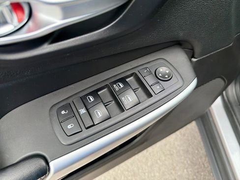 Used 2018 Jeep Cherokee Latitude Plus image 17