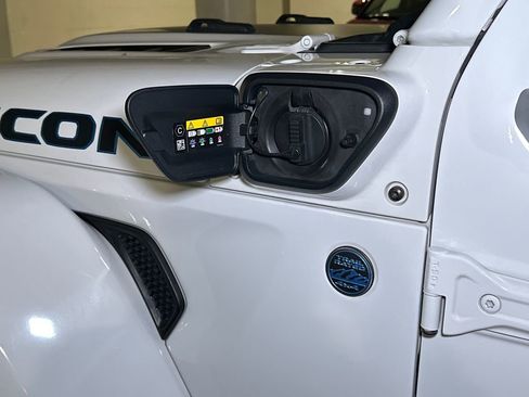 Used 2021 Jeep Wrangler Unlimited Rubicon 4xe w/ Steel Bumper Group AWD/4WD image 16