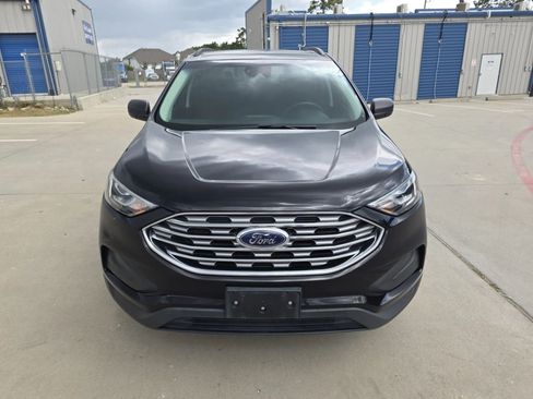 Used 2020 Ford Edge SE FWD image 4
