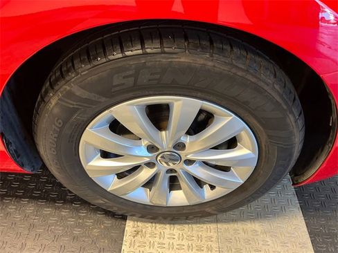 Used 2019 Volkswagen Beetle 2.0T S image 9