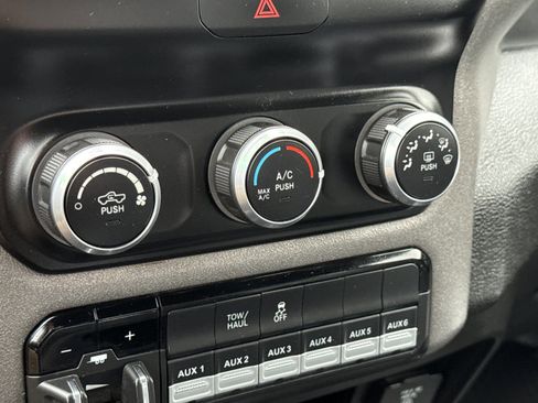 Used 2022 RAM 2500 Tradesman w/ Chrome Appearance Group image 19