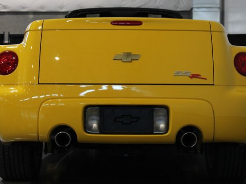 Used 2003 Chevrolet SSR w/ Preferred Equipment Group image 28