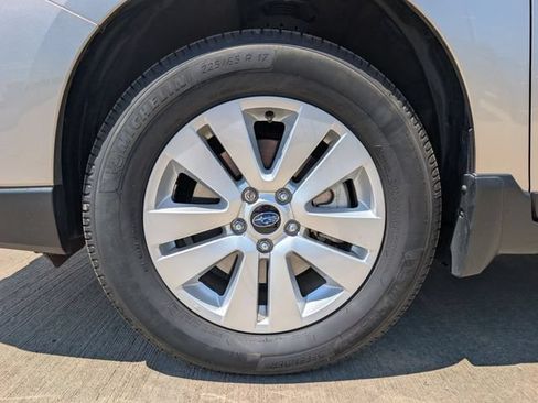 Used 2018 Subaru Outback 2.5i AWD/4WD image 10