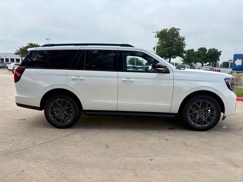 New 2026 Ford Expedition Platinum w/ Stealth Appearance Package AWD/4WD image 6